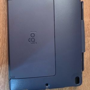 Logitech 10.5” iPad Pro case with keyboard